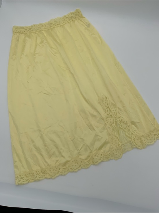 Vintage Other - Vintage‎ Yellow & Lace Vassarette Half Slip